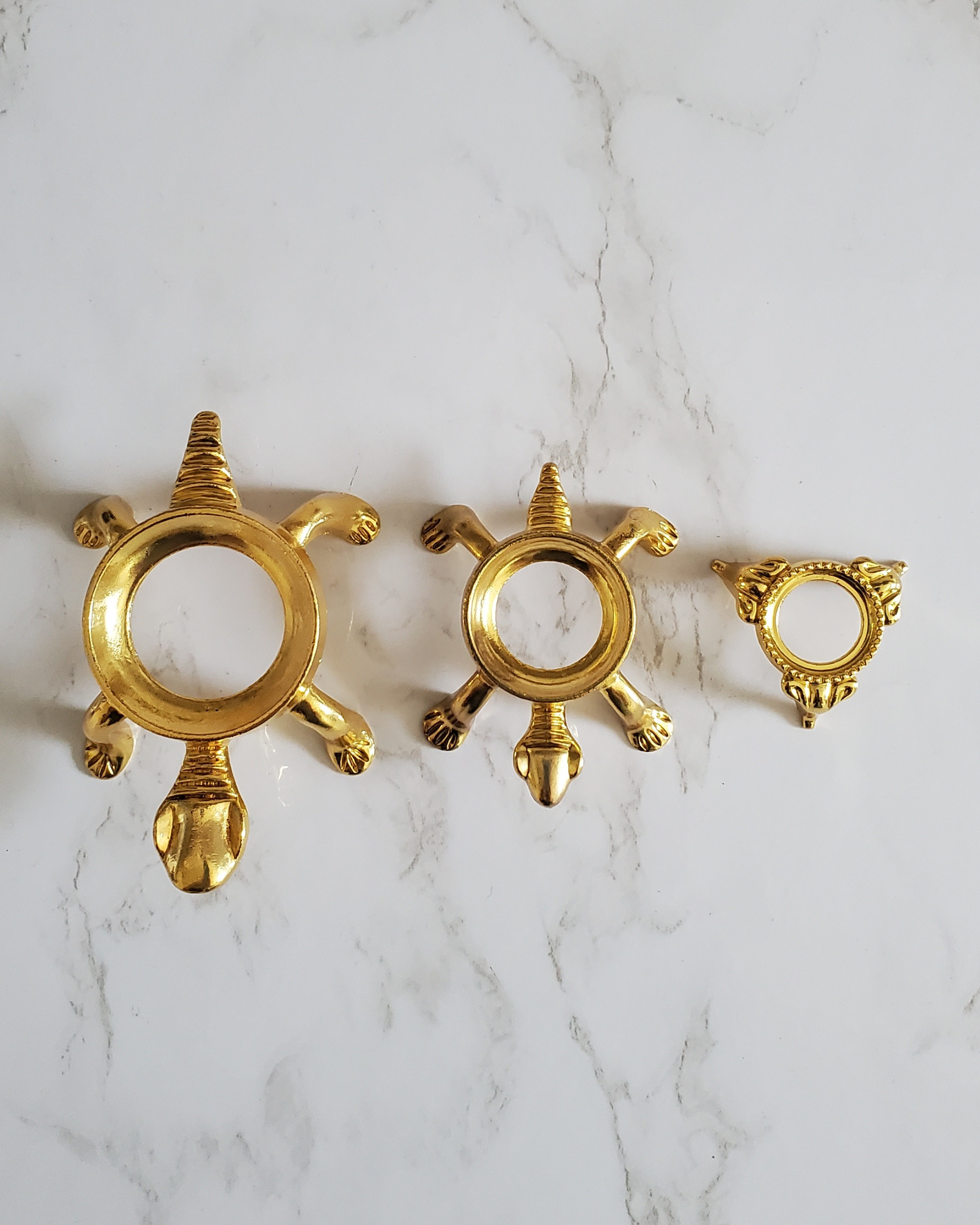 Natural Pain Relief and Protection from 5G and EMFs 3 Stand Variety to Hold Shungite Stones